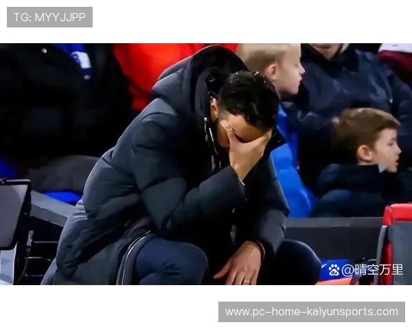 曼联防线崩溃再度暴露问题 7000万引援未能填补漏洞 曼联防线崩溃再度暴露问题 7000万引援未能填补漏洞