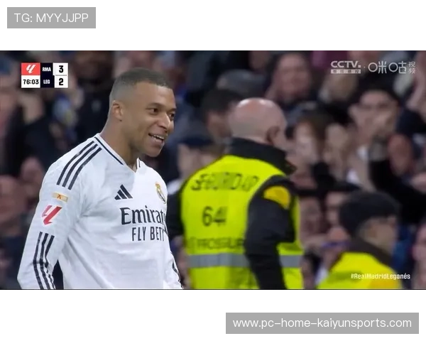 世界杯姆巴佩任意球直挂横梁球迷齐声欢呼 世界杯姆巴佩任意球直挂横梁球迷齐声欢呼