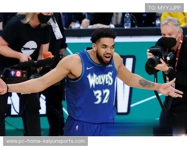 唐斯中路三分稳稳命中,森林狼攻势如火 唐斯中路三分稳稳命中,森林狼攻势如火