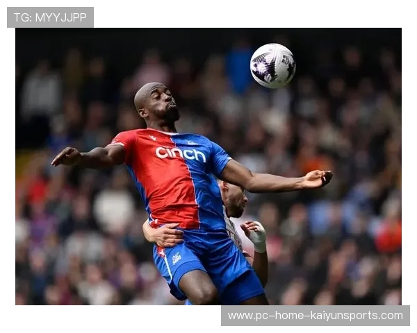 水晶宫外围直接打门，埃泽侧身抽射精妙绝伦：一场足球艺术的完美展示