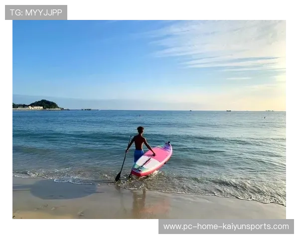 冲浪少年被浪卷走十秒后以冠军姿态归来