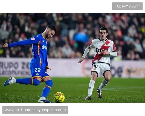 德弗鲁托斯禁区边缘低射入网，巴列卡诺一度扳平比分