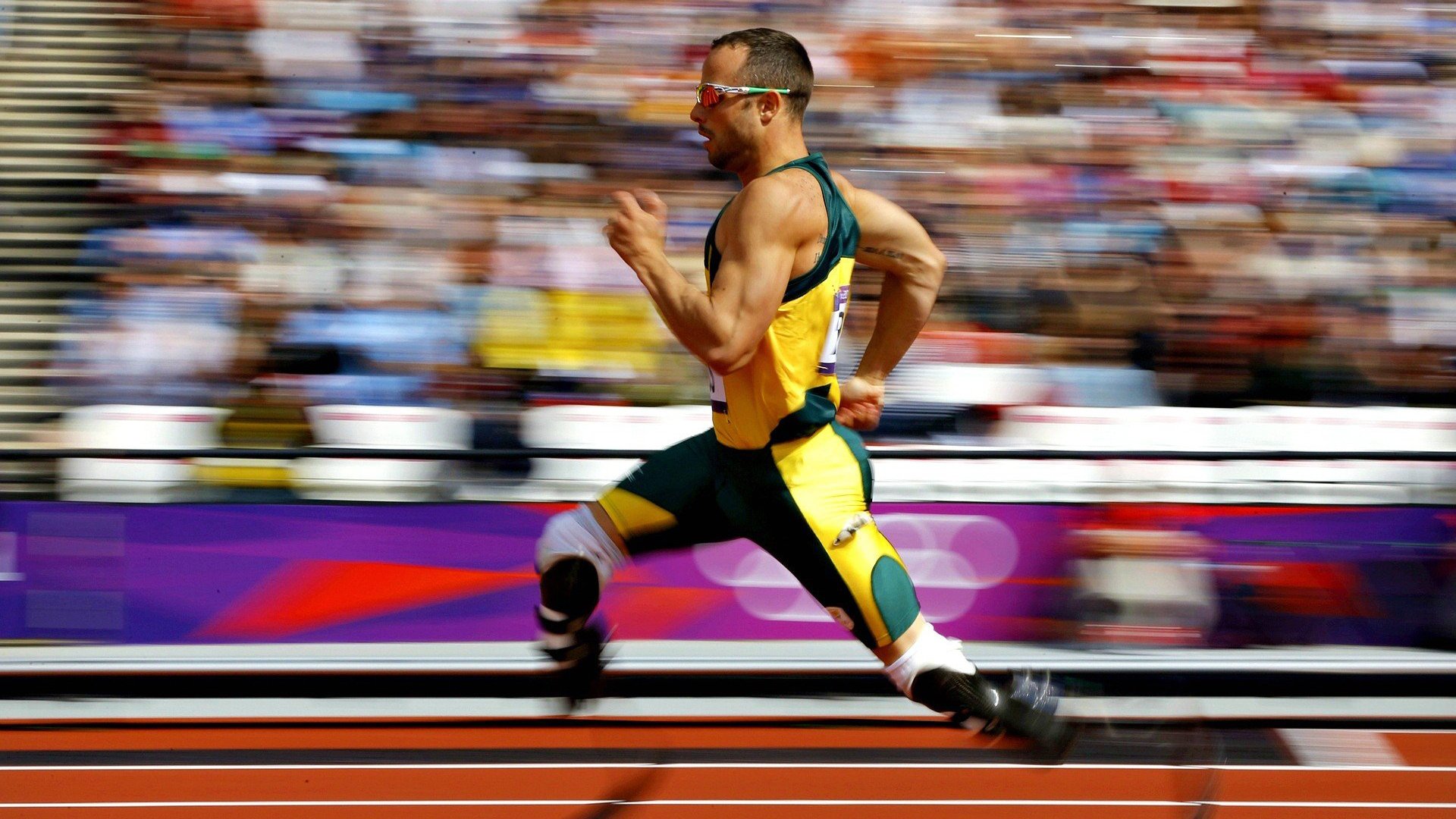 国羽公开训练课向球迷开放 谌龙现场指导青少年队员，羽毛球国手谌龙